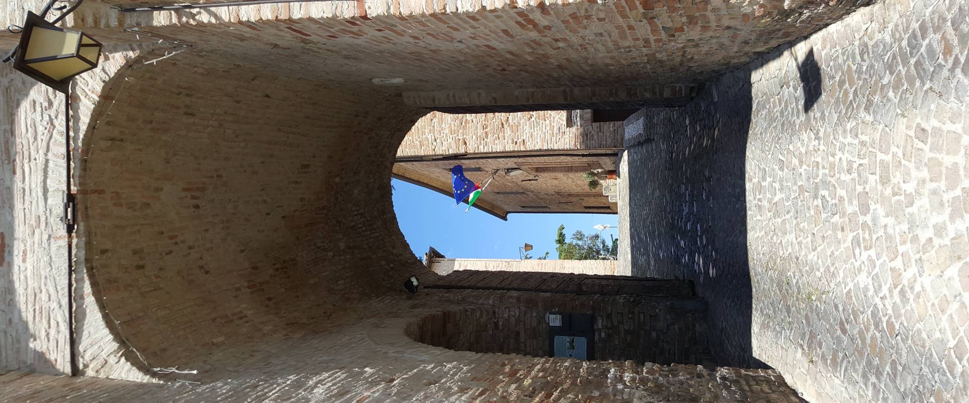 La Porta del Castello. 16 foto di Marco Musmeci